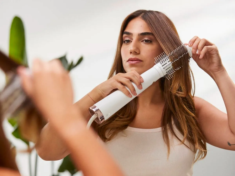 L’Art du Brushing avec Élégance, Lisser, Coiffer, Sublimer en Un Seul Geste